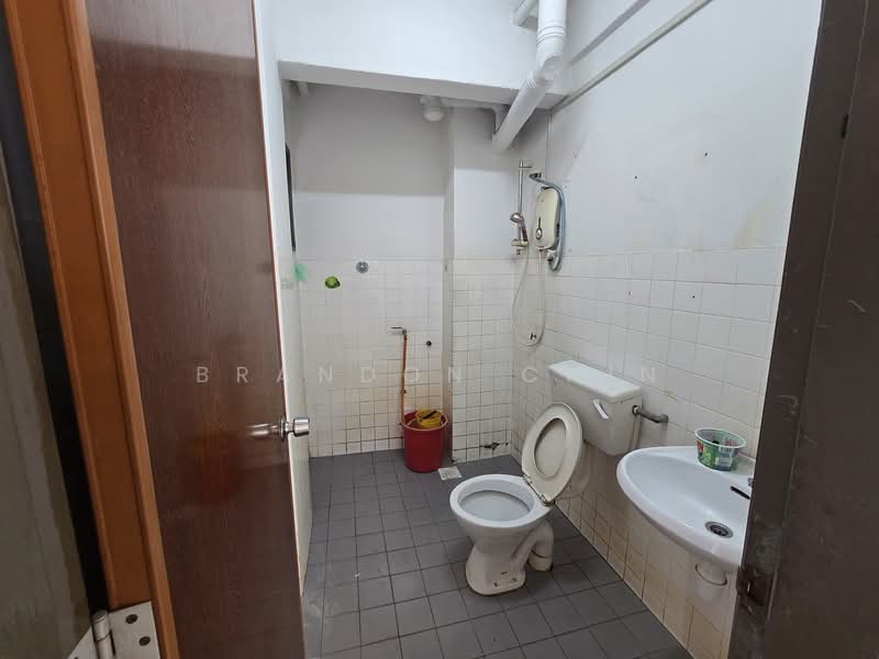 Cheras Perdana Apartment Block A, B, C untuk Untuk Dijual - RM 300,000, Feb 2026 - Bathroom - PropertyGuru.com.my