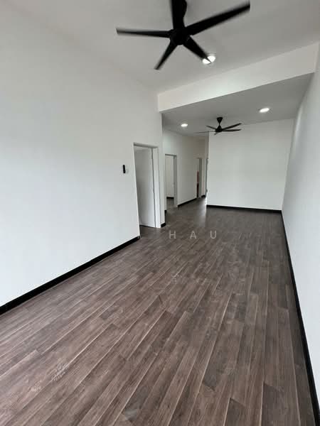 Taman Teluk Gedung Indah untuk Untuk Disewa - RM 1,300 /bulan, Feb 2026 - Living Room - PropertyGuru.com.my