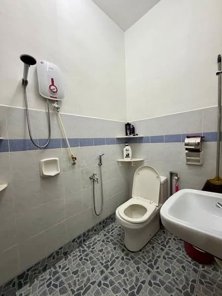 2-storey Terraced House for Sale in Taman Nusa Bestari 2 (Iskandar Puteri (Nusajaya)) - Jaz Lee - Bathroom - PropertyGuru.com.my