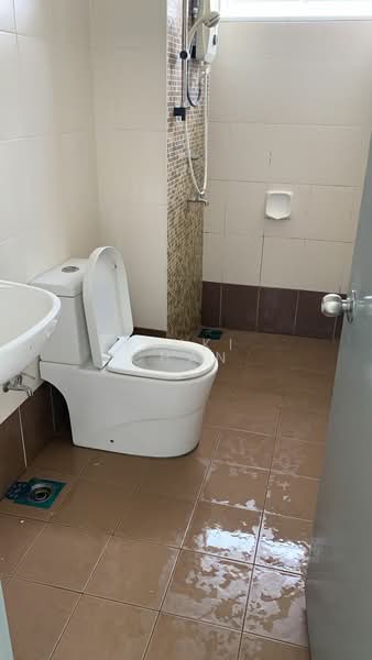 Condominium for Sale at Suasana Lumayan - KINKI CHAN - Bathroom - PropertyGuru.com.my