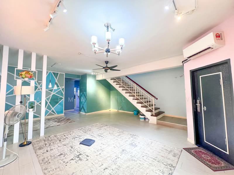Terraced House for Sale in Taman Cheras Idaman (Cheras) - Zarema Kulbuzheva - Living Room - PropertyGuru.com.my