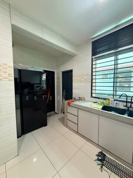 2-storey Terraced House for Sale in Taman Dato' Chellam (Ulu Tiram) - Ester Wong - Kitchen - PropertyGuru.com.my