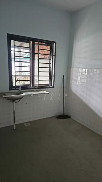 Taman Pelangi untuk Untuk Dijual - RM 720,000, Feb 2026 - Kitchen - PropertyGuru.com.my