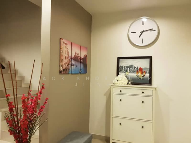 2-storey Terraced House for Rent in Seksyen U13 (Setia Alam) - Jack Khor Phor Jiing - Entrance - PropertyGuru.com.my