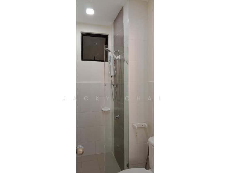 Service Residence for Sale at Jentayu Residensi @ Tampoi - Jacky Chai - Bathroom - PropertyGuru.com.my