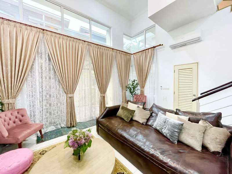 3.5-storey Terraced House for Sale in Bandar Rinching (Semenyih) - Zarema Kulbuzheva - Living Room - PropertyGuru.com.my