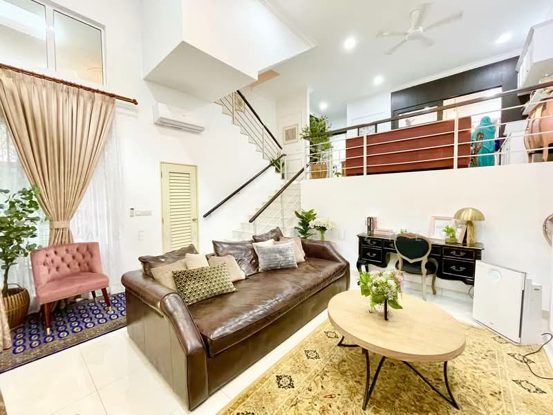 3.5-storey Terraced House for Sale in Bandar Rinching (Semenyih) - Zarema Kulbuzheva - Living Room - PropertyGuru.com.my