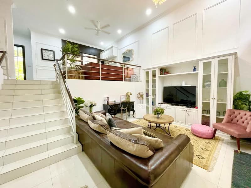 3.5-storey Terraced House for Sale in Bandar Rinching (Semenyih) - Zarema Kulbuzheva - Living Room - PropertyGuru.com.my