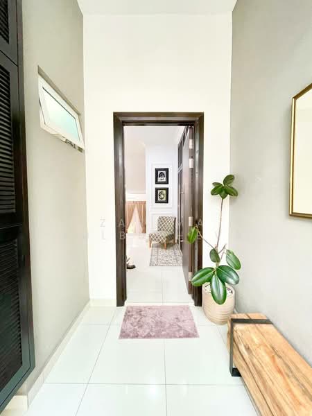 3.5-storey Terraced House for Sale in Bandar Rinching (Semenyih) - Zarema Kulbuzheva - Entrance - PropertyGuru.com.my