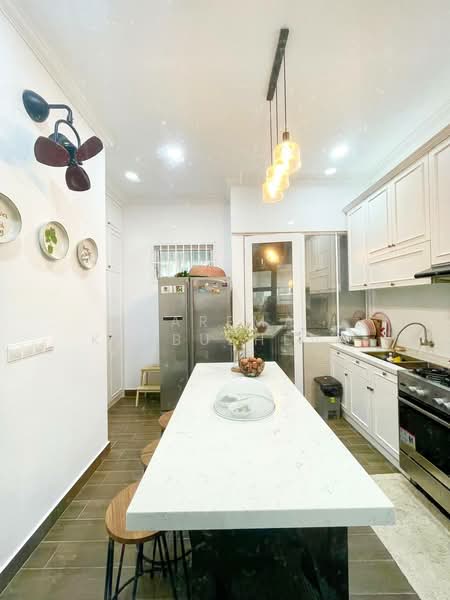 3.5-storey Terraced House for Sale in Bandar Rinching (Semenyih) - Zarema Kulbuzheva - Kitchen - PropertyGuru.com.my