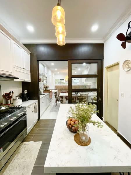 3.5-storey Terraced House for Sale in Bandar Rinching (Semenyih) - Zarema Kulbuzheva - Kitchen - PropertyGuru.com.my