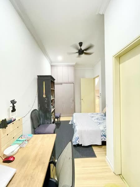 3.5-storey Terraced House for Sale in Bandar Rinching (Semenyih) - Zarema Kulbuzheva - Bedroom - PropertyGuru.com.my