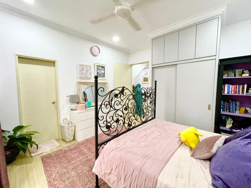 3.5-storey Terraced House for Sale in Bandar Rinching (Semenyih) - Zarema Kulbuzheva - Bedroom - PropertyGuru.com.my