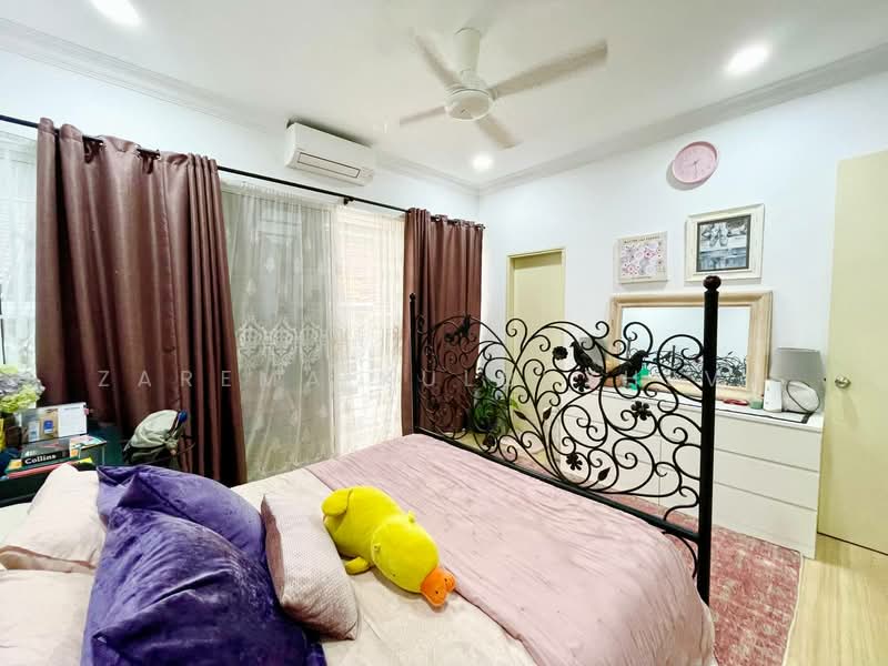 3.5-storey Terraced House for Sale in Bandar Rinching (Semenyih) - Zarema Kulbuzheva - Bedroom - PropertyGuru.com.my