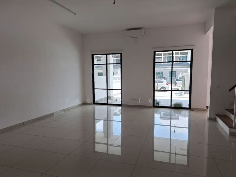 2-storey Terraced House for Sale in Semenyih (Selangor) - Jasper Tan - Living Room - PropertyGuru.com.my