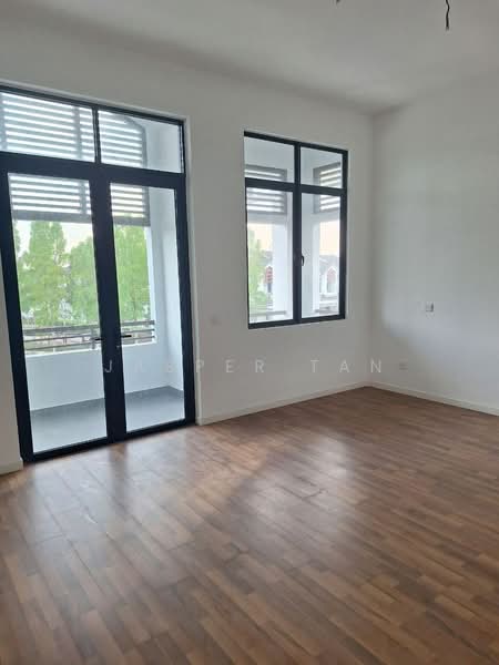 2-storey Terraced House for Sale in Semenyih (Selangor) - Jasper Tan - Balcony - PropertyGuru.com.my
