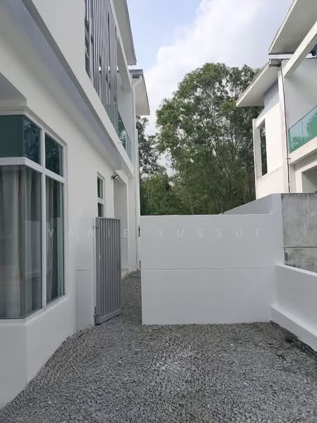 Semi-Detached House for Sale in Cyberjaya (Selangor) - Yanie Yussuf - Exterior - PropertyGuru.com.my