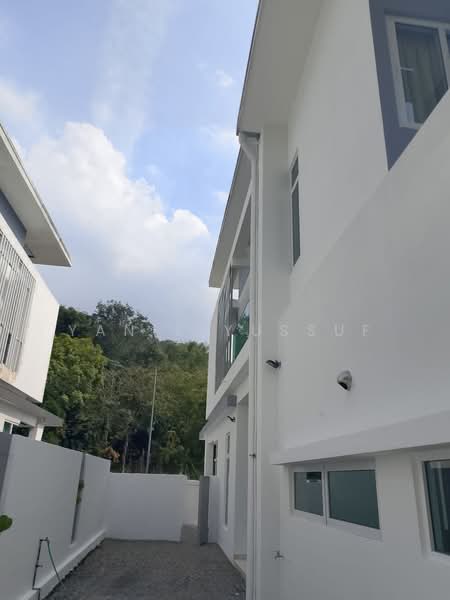 Semi-Detached House for Sale in Cyberjaya (Selangor) - Yanie Yussuf - Exterior - PropertyGuru.com.my
