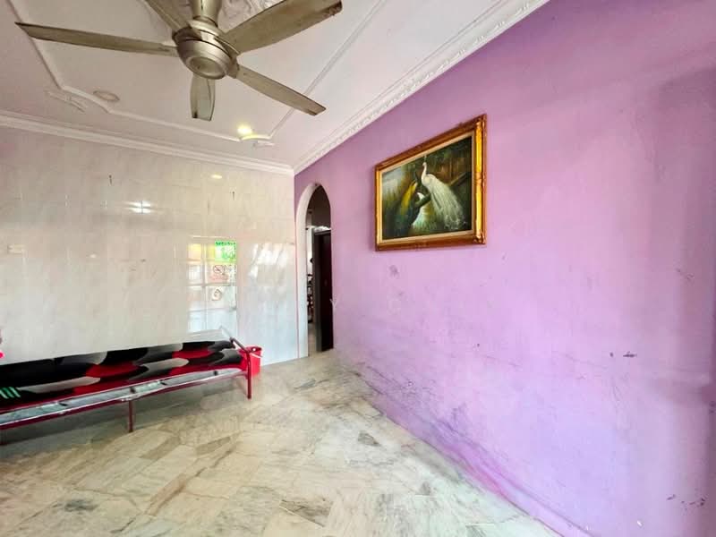 1-storey Terraced House for Sale in Taman Sri Indah (Klang) - Penny Chia - Living Room - PropertyGuru.com.my