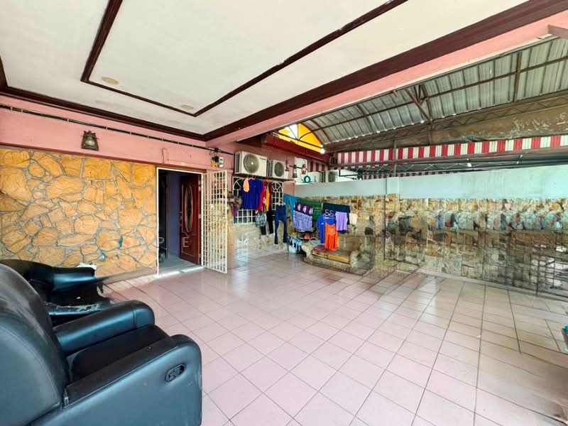 1-storey Terraced House for Sale in Taman Sri Indah (Klang) - Penny Chia - Living Room - PropertyGuru.com.my