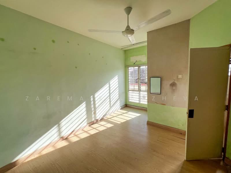 3-storey Terraced House for Sale in Taman Cheras Utama (Cheras) - Zarema Kulbuzheva - Interior - PropertyGuru.com.my