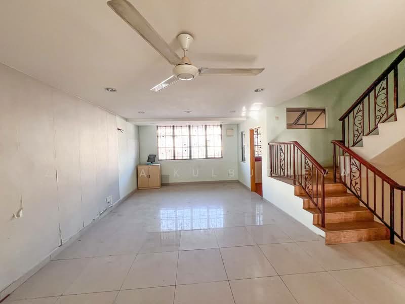 3-storey Terraced House for Sale in Taman Cheras Utama (Cheras) - Zarema Kulbuzheva - Living Room - PropertyGuru.com.my
