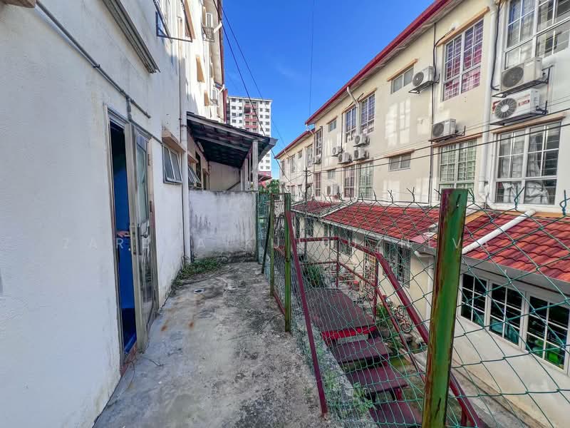 3-storey Terraced House for Sale in Taman Cheras Utama (Cheras) - Zarema Kulbuzheva - Exterior - PropertyGuru.com.my