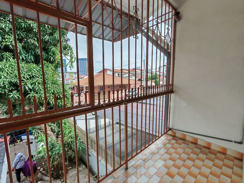 2-storey Terraced House for Rent in Tanjung Tokong (Penang) - Vinnie Cheong - Balcony - PropertyGuru.com.my