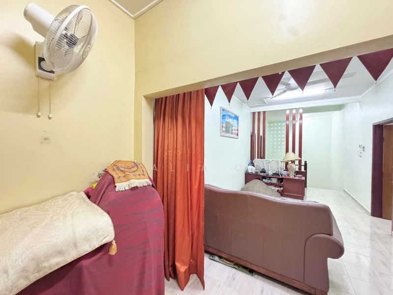2-storey Terraced House for Sale in Putra Heights (Subang Jaya) - Nur Alia Omar - Living Room - PropertyGuru.com.my