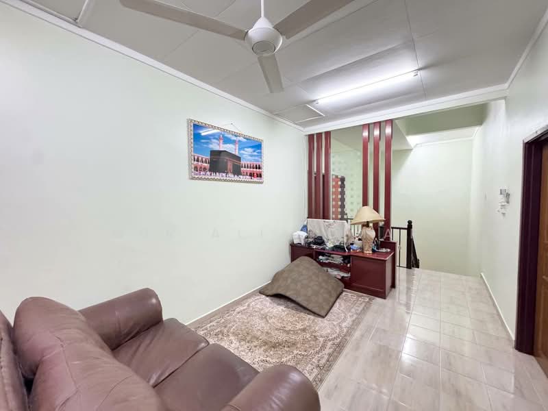 2-storey Terraced House for Sale in Putra Heights (Subang Jaya) - Nur Alia Omar - Living Room - PropertyGuru.com.my