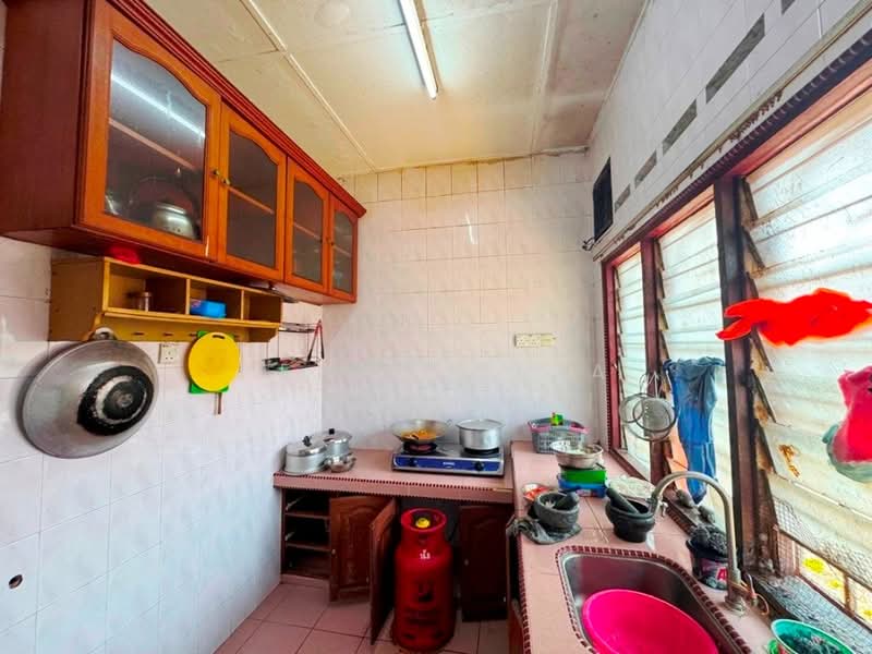 1-storey Terraced House for Sale in Taman Sri Indah (Klang) - Penny Chia - Kitchen - PropertyGuru.com.my