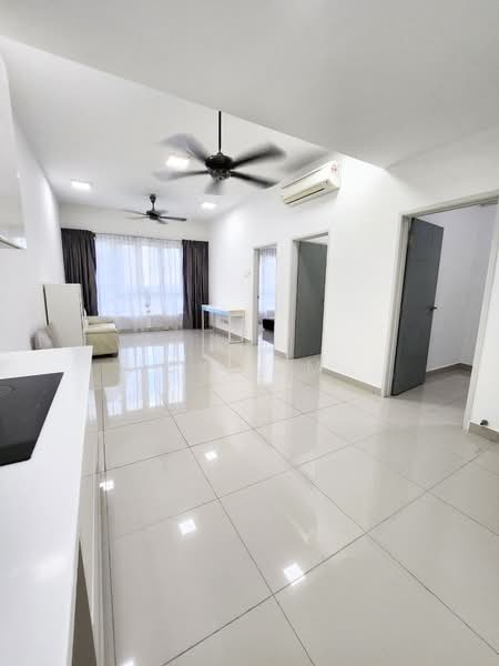 Tropez Residences untuk Untuk Disewa - RM 1,900 /bulan, Mac 2026 - Living Room - PropertyGuru.com.my