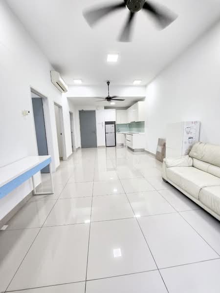 Tropez Residences untuk Untuk Disewa - RM 1,900 /bulan, Mac 2026 - Living Room - PropertyGuru.com.my