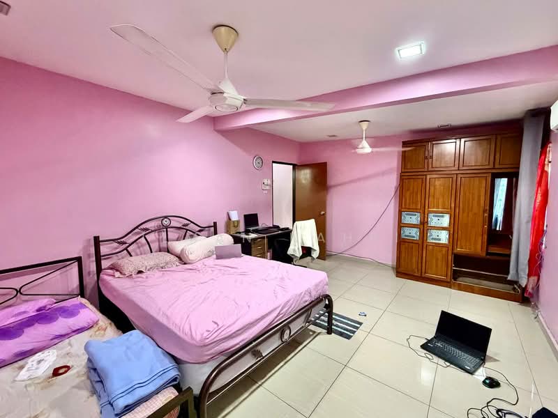 2-storey Terraced House for Sale in Taman Medan (Petaling Jaya) - Ilman Nahri - Bedroom - PropertyGuru.com.my