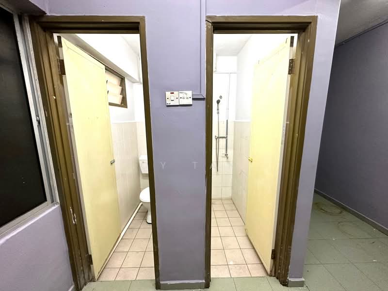 Desa Indah Block 1 untuk Untuk Disewa - RM 900 /bulan, Feb 2026 - Bathroom - PropertyGuru.com.my