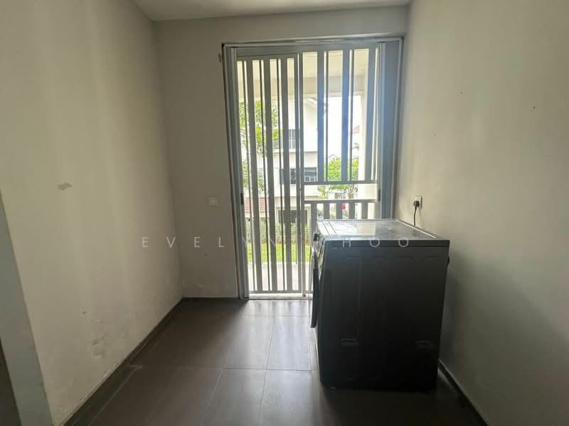 3-storey Terraced House for Rent in Tamansari (Rawang) - Evelyn Khoo - Laundry - PropertyGuru.com.my