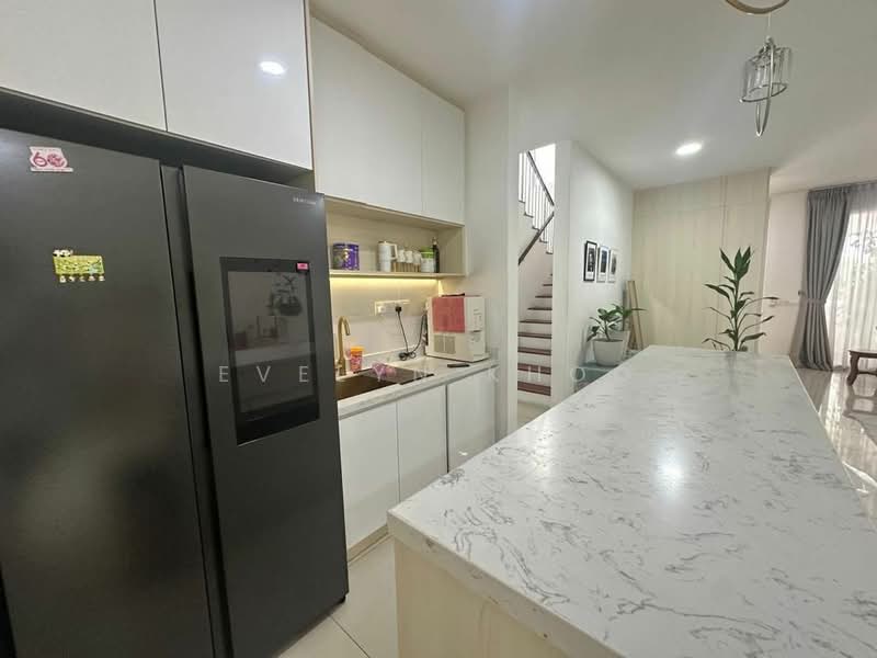 3-storey Terraced House for Rent in Tamansari (Rawang) - Evelyn Khoo - Kitchen - PropertyGuru.com.my