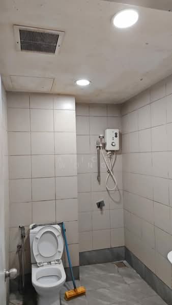 Service Residence for Rent at i-SOHO @ i-City - Alice Wong - Bathroom - PropertyGuru.com.my