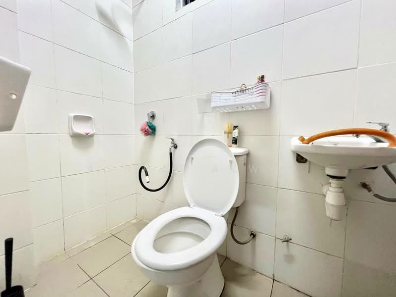 Apartment for Sale at Casa Dahlia - Ashraf Azwan - Bathroom - PropertyGuru.com.my