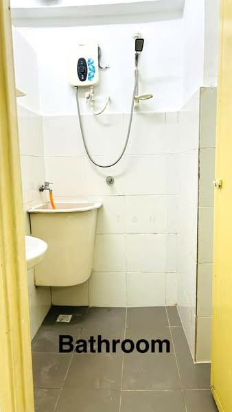 Apartment for Rent at Idaman Seroja - CY Tan - Bathroom - PropertyGuru.com.my