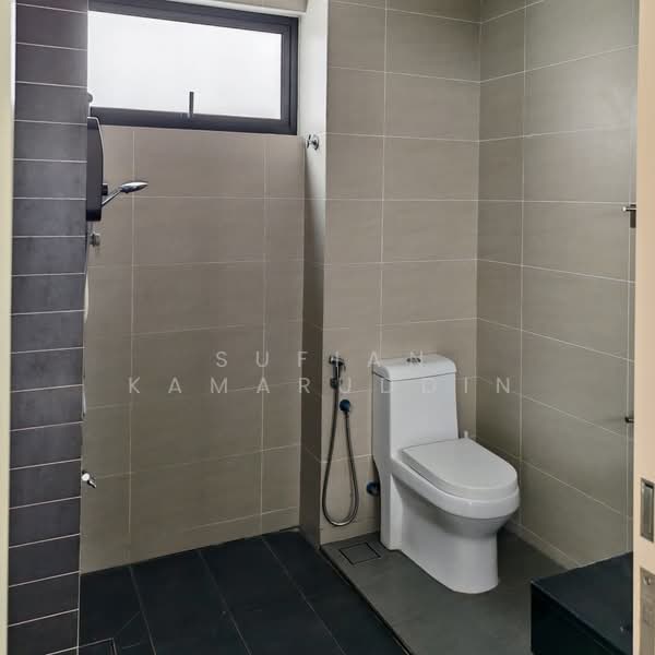 City of Elmina : Elmina Valley Phase 3 untuk Untuk Disewa - RM 2,500 /bulan, Feb 2026 - Bathroom - PropertyGuru.com.my