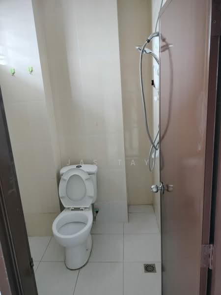 Service Residence for Sale at Sun City (Plaza Mentari) - Jas Tay - Bathroom - PropertyGuru.com.my