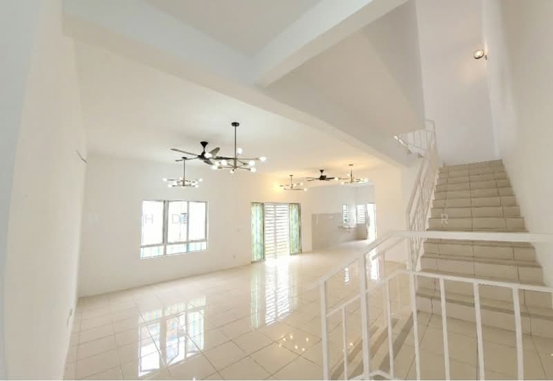 Erama @ Iringan Bayu untuk Untuk Dijual - RM 720,000, Mac 2026 - Living Room - PropertyGuru.com.my