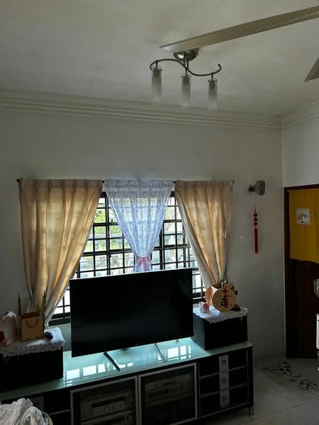 2-storey Terraced House for Sale in Taman Daya (Johor Bahru) - SASER TAN. - Living Room - PropertyGuru.com.my