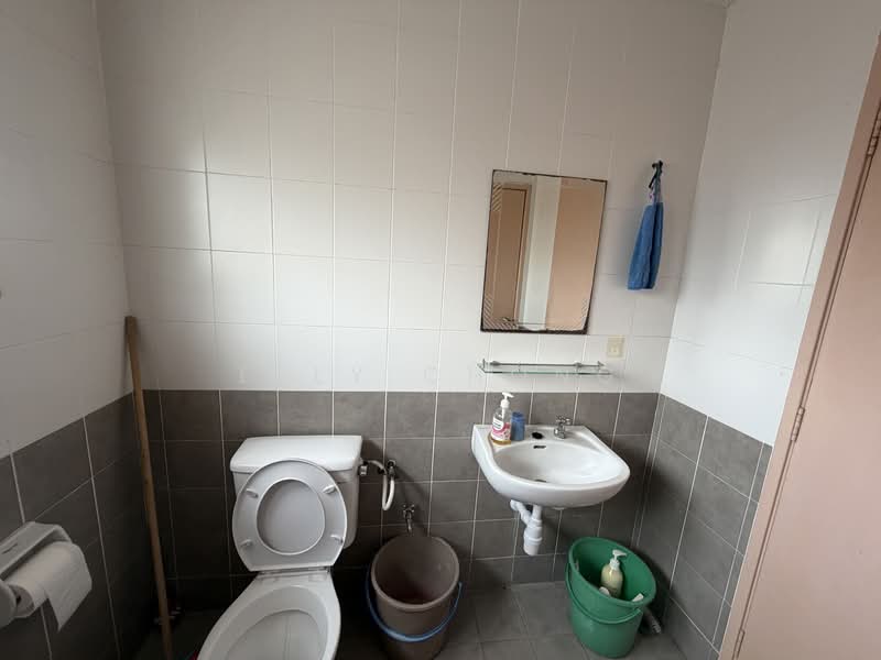2.5-storey Terraced House for Sale in Pekan Batu 9 (Cheras) - Elly Chong - Bathroom - PropertyGuru.com.my