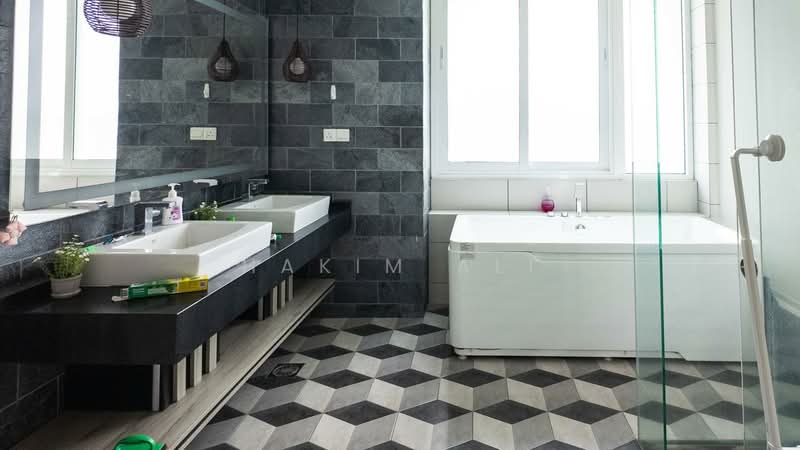 Bungalow for Sale in Cyberjaya (Selangor) - Hakim Ali - Bathroom - PropertyGuru.com.my