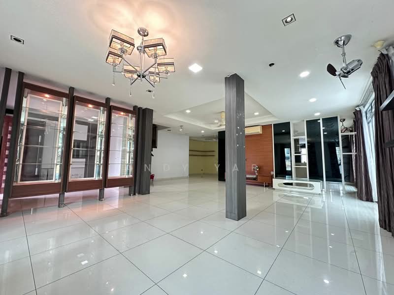 Semi-Detached House for Sale in Kota Emerald (Rawang) - Andy Yap - Living Room - PropertyGuru.com.my