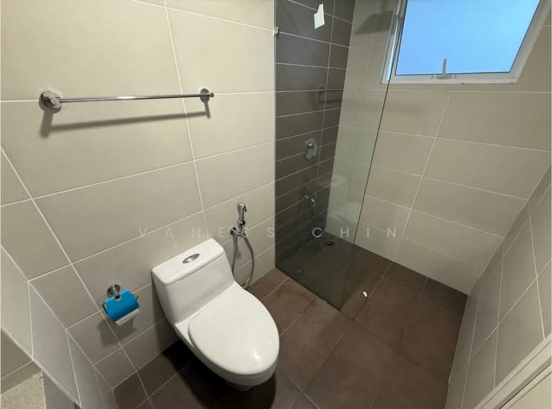 Condominium for Rent at Paraiso Residence @ The Earth - Vaness Chin - Bathroom - PropertyGuru.com.my