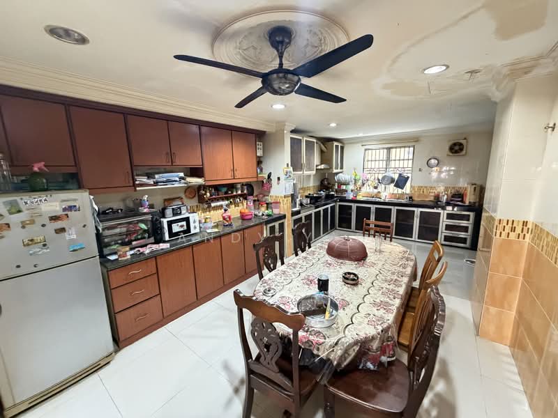 2-storey Terraced House for Sale in Kota Emerald (Rawang) - Andy Yap - Kitchen - PropertyGuru.com.my
