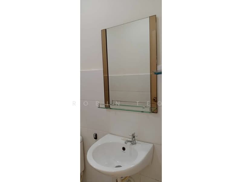 Service Residence for Sale at Jentayu Residensi @ Tampoi - Robin Teo - Bathroom - PropertyGuru.com.my